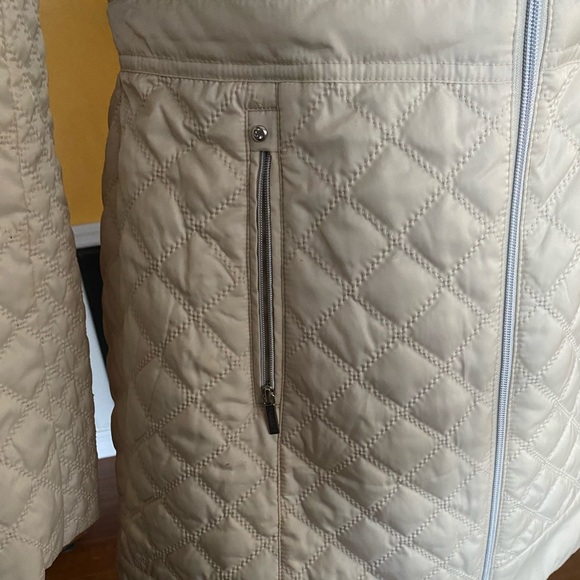 Laundry by Shelli Segal Long Sleeve. 3/4 length Size Small. machine wash/dry. - Picture 3 of 12